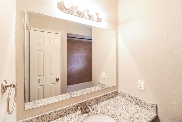 3206 Teakwood Circle, Dickinson, TX 77539