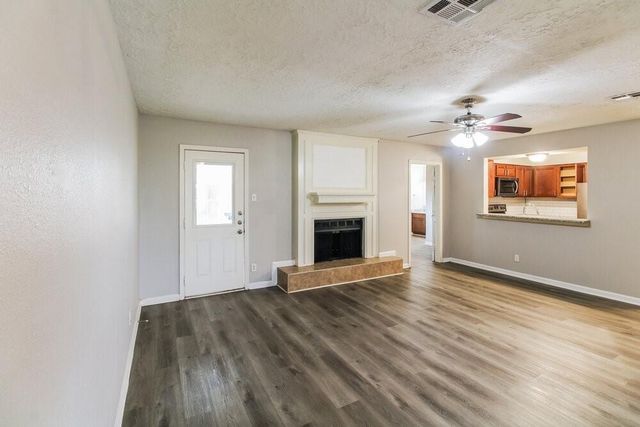 3206 Teakwood Circle, Dickinson, TX 77539