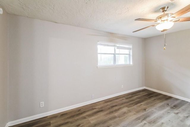 3206 Teakwood Circle, Dickinson, TX 77539