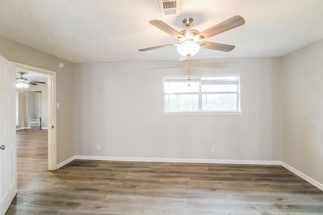 3206 Teakwood Circle, Dickinson, TX 77539