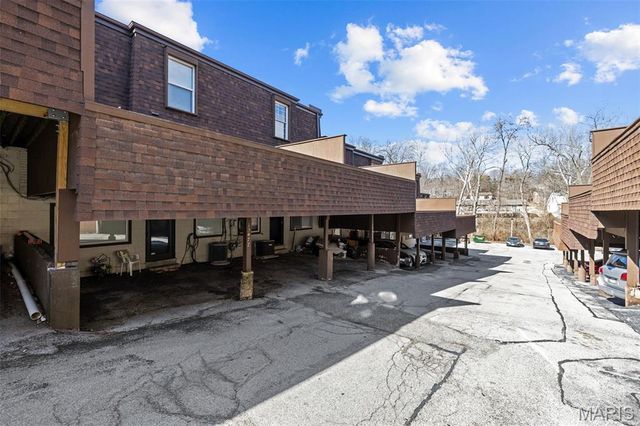 13479 Coliseum Drive, Chesterfield, MO 63017