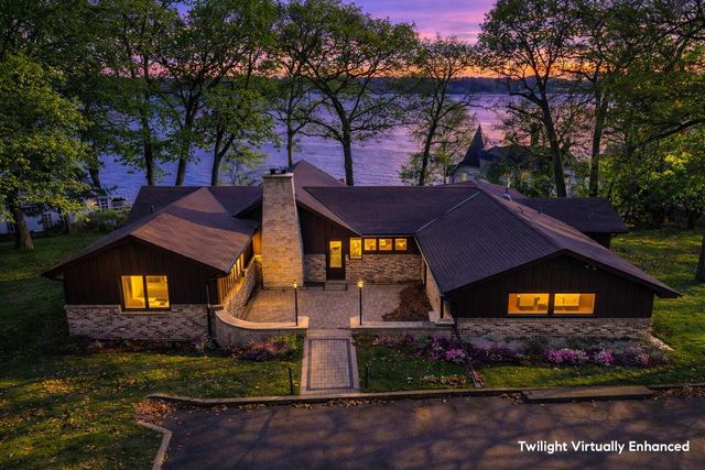 2572 North Shore DRIVE, Delavan, WI 53115