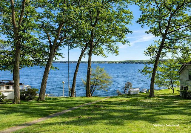 2572 North Shore DRIVE, Delavan, WI 53115