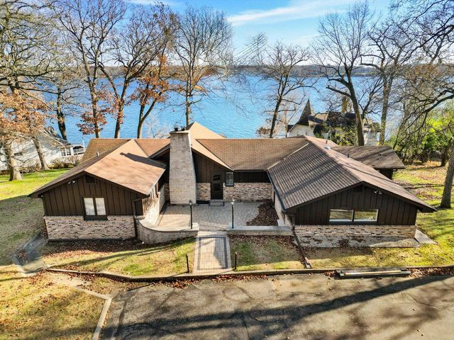 2572 North Shore DRIVE, Delavan, WI 53115
