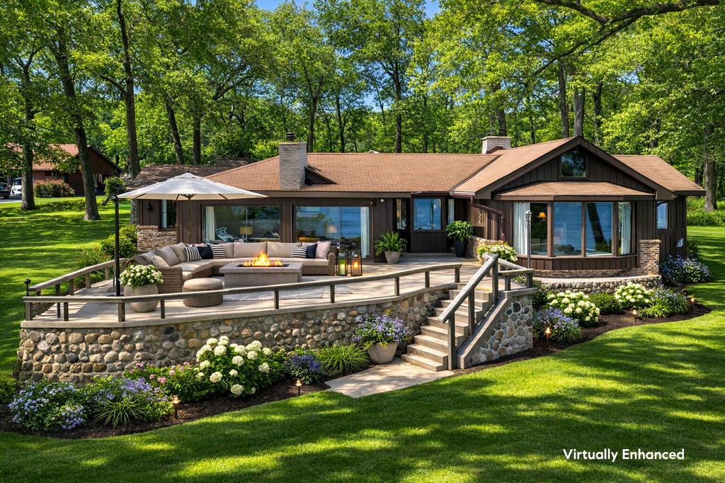 2572 North Shore DRIVE, Delavan, WI 53115