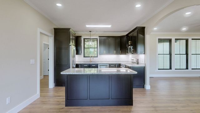 865 Alman Cemetery Rd, Paris, TN 38242