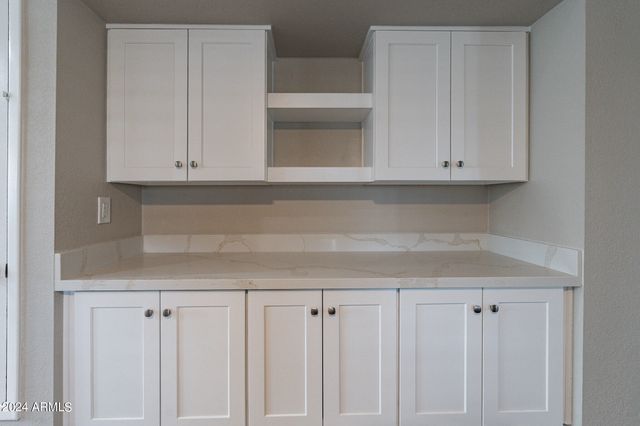 3624 W PEORIA Avenue, Phoenix, AZ 85029