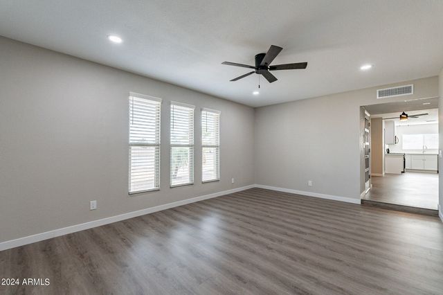 3624 W PEORIA Avenue, Phoenix, AZ 85029