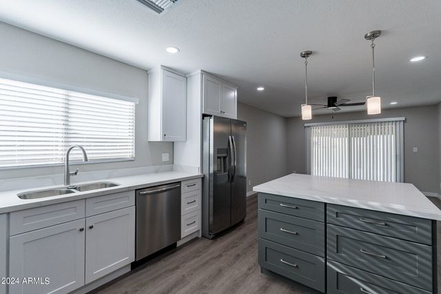 3624 W PEORIA Avenue, Phoenix, AZ 85029