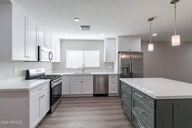 3624 W PEORIA Avenue, Phoenix, AZ 85029