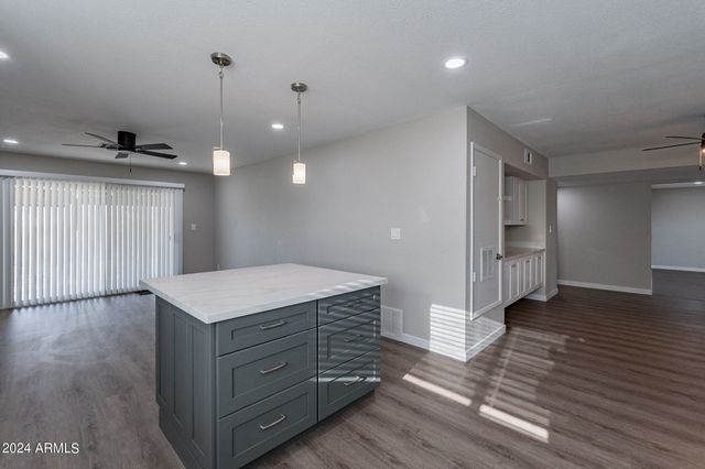 3624 W PEORIA Avenue, Phoenix, AZ 85029