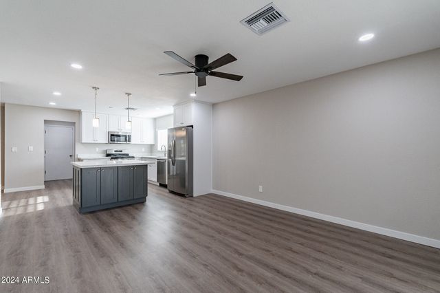 3624 W PEORIA Avenue, Phoenix, AZ 85029