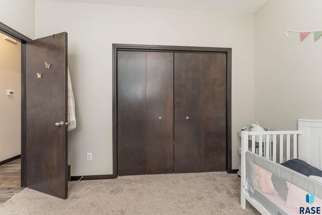 9500 W Richie Cir, Sioux Falls, SD 57106