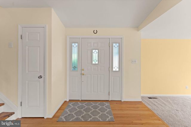 131 EVERGREEN ST, Sterling, VA 20164