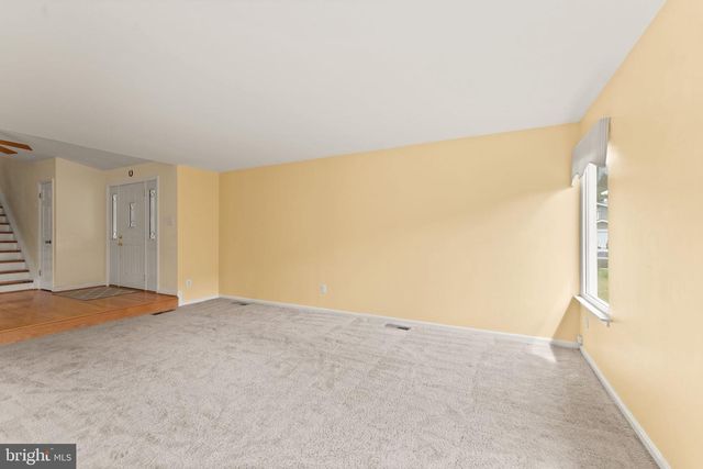 131 EVERGREEN ST, Sterling, VA 20164