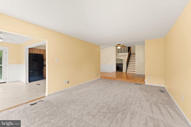 131 EVERGREEN ST, Sterling, VA 20164