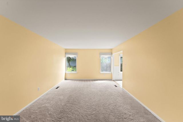 131 EVERGREEN ST, Sterling, VA 20164
