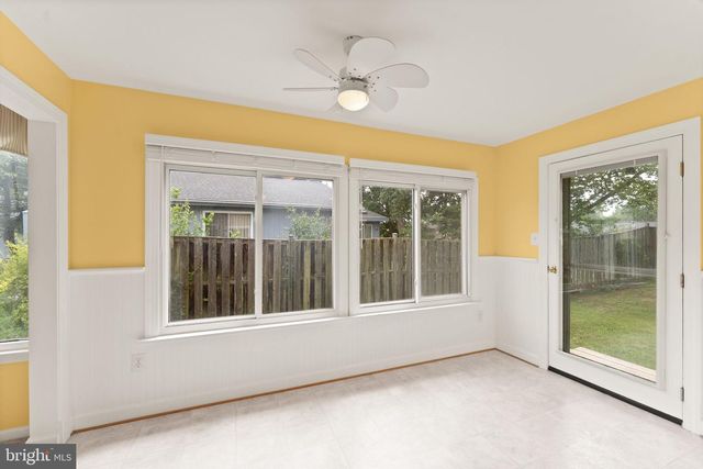 131 EVERGREEN ST, Sterling, VA 20164