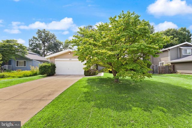 131 EVERGREEN ST, Sterling, VA 20164