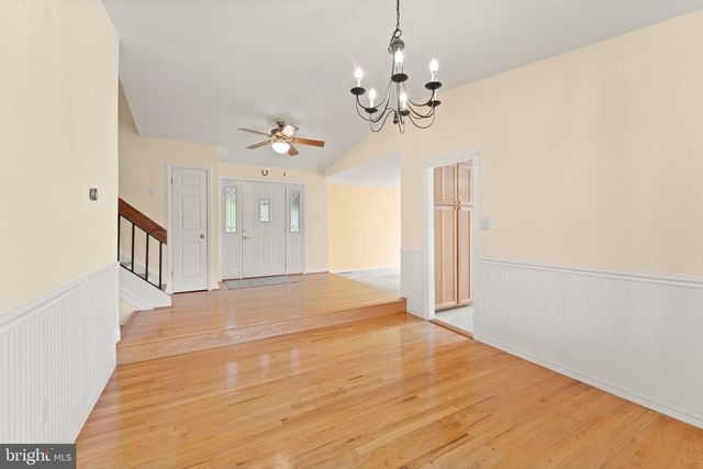 131 EVERGREEN ST, Sterling, VA 20164