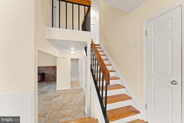 131 EVERGREEN ST, Sterling, VA 20164