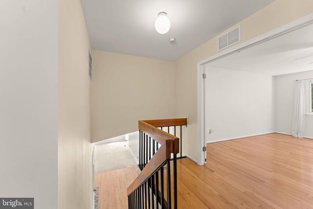 131 EVERGREEN ST, Sterling, VA 20164