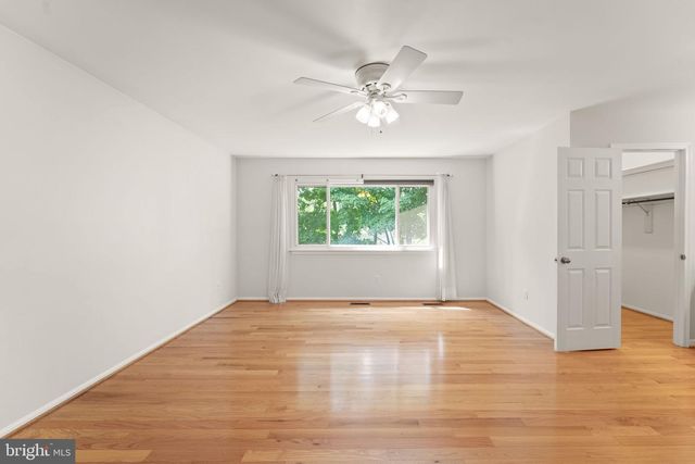 131 EVERGREEN ST, Sterling, VA 20164
