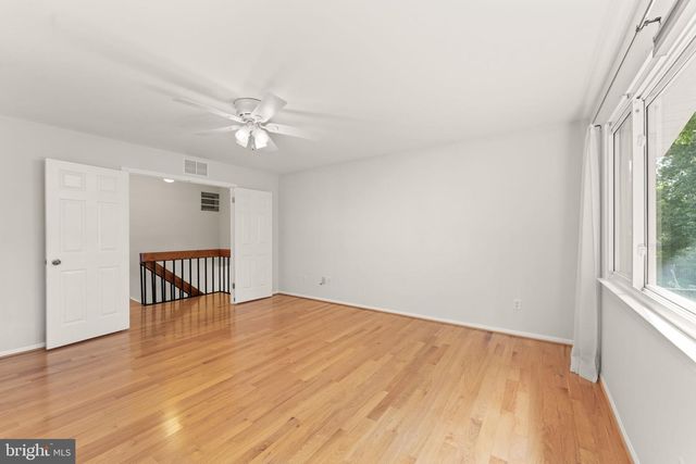 131 EVERGREEN ST, Sterling, VA 20164