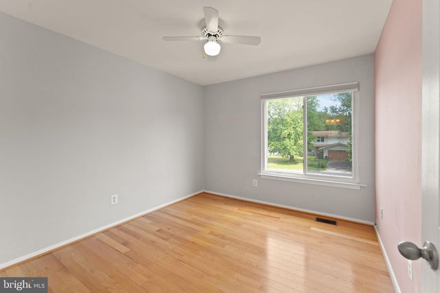 131 EVERGREEN ST, Sterling, VA 20164
