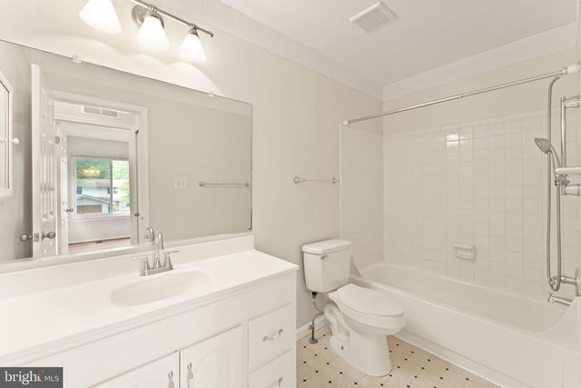 131 EVERGREEN ST, Sterling, VA 20164