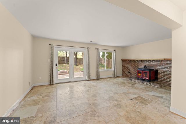 131 EVERGREEN ST, Sterling, VA 20164