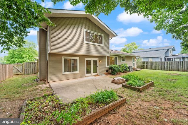 131 EVERGREEN ST, Sterling, VA 20164
