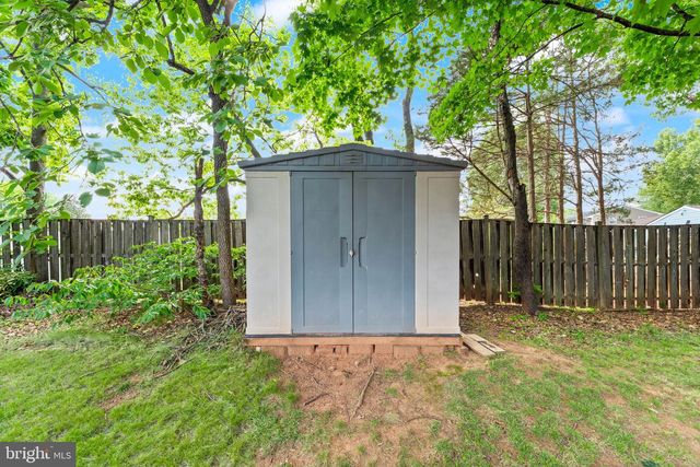 131 EVERGREEN ST, Sterling, VA 20164