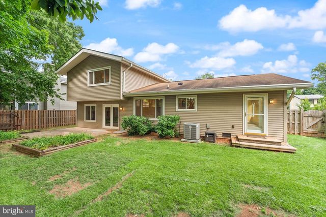 131 EVERGREEN ST, Sterling, VA 20164