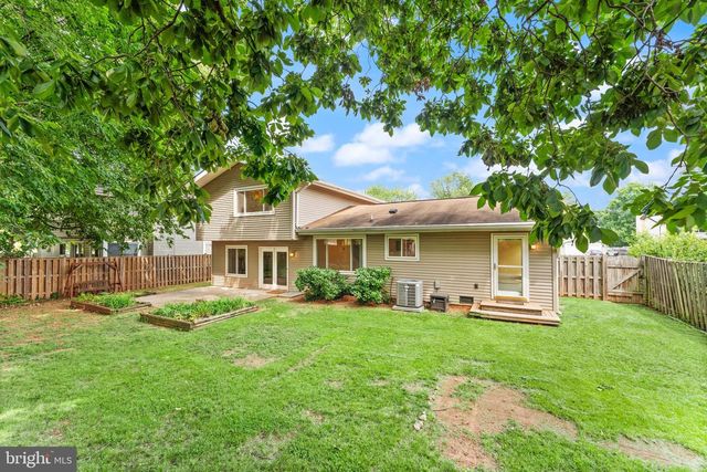 131 EVERGREEN ST, Sterling, VA 20164
