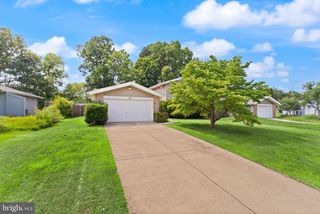 131 EVERGREEN ST, Sterling, VA 20164