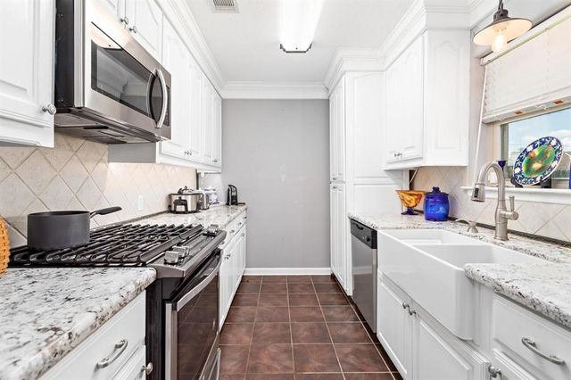 1140 Arthur Street, Bridge City, TX 77611