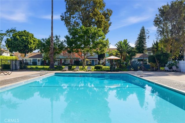 10132 Hull Drive, Huntington Beach, CA 92646