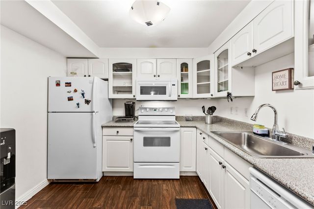 3930 University Center Drive 908, Las Vegas, NV 89119