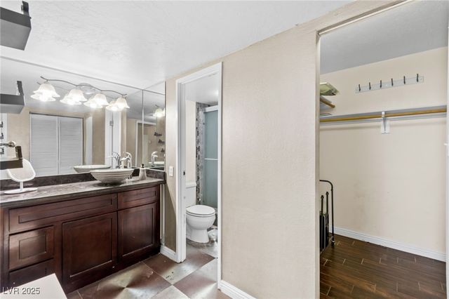 3930 University Center Drive 908, Las Vegas, NV 89119