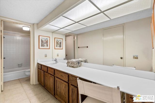 1050 E Ramon Road 15, Palm Springs, CA 92264