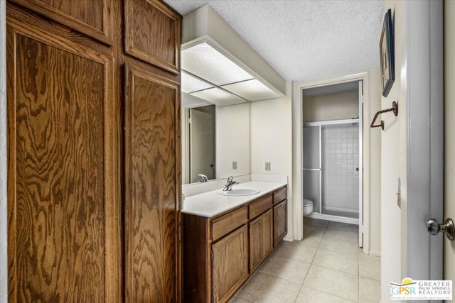 1050 E Ramon Road 15, Palm Springs, CA 92264