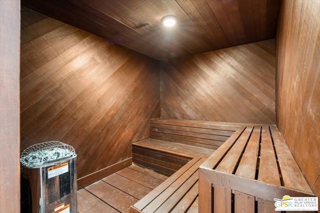 1050 E Ramon Road 15, Palm Springs, CA 92264