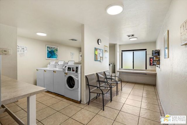 1050 E Ramon Road 15, Palm Springs, CA 92264