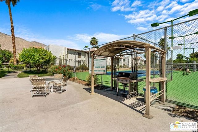 1050 E Ramon Road 15, Palm Springs, CA 92264