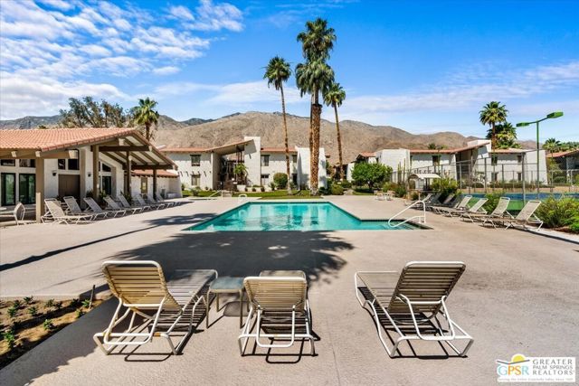 1050 E Ramon Road 15, Palm Springs, CA 92264