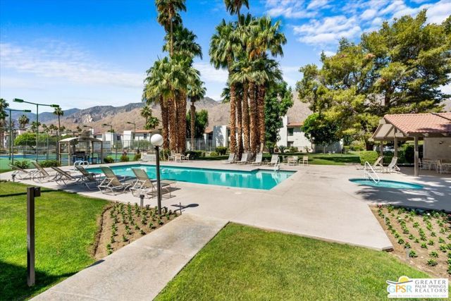 1050 E Ramon Road 15, Palm Springs, CA 92264
