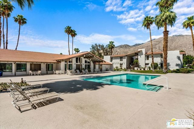 1050 E Ramon Road 15, Palm Springs, CA 92264