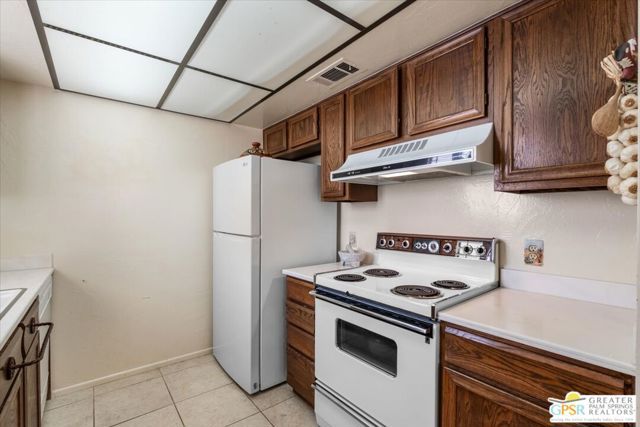 1050 E Ramon Road 15, Palm Springs, CA 92264