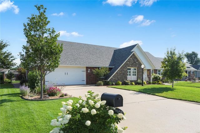 2505 W Orleans Drive, Rogers, AR 72758